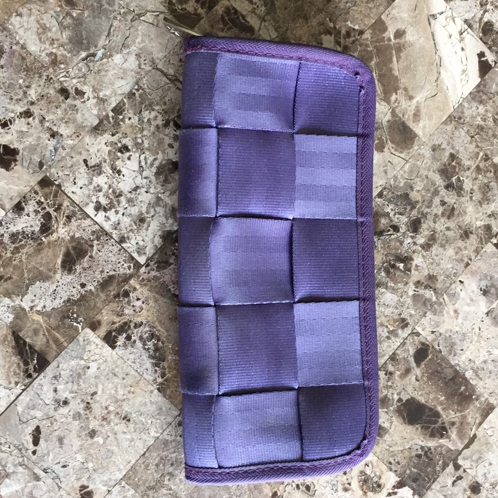 Harvey’s Seatbelt Bag Clutch Wallet Amethyst